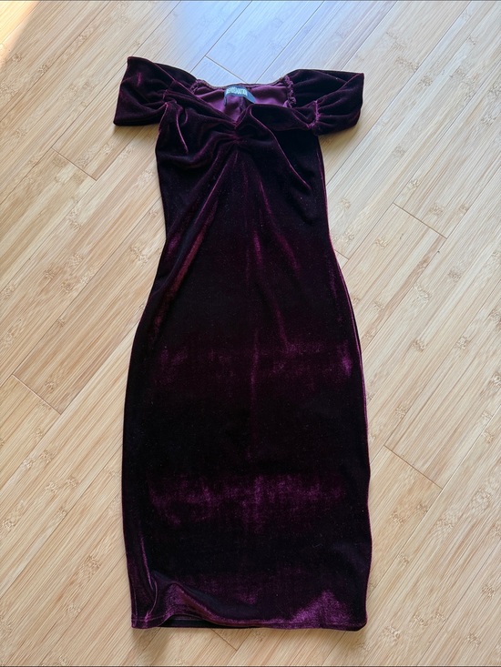 Reformation Dresses & Skirts - Reformation deep purple velvet sweetheart neck bodycon formal dress